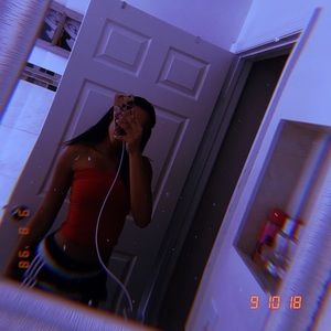 Meet your Posher, Alyssa